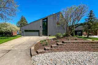 935 Stratton Drive, Waterford, MI 48328
