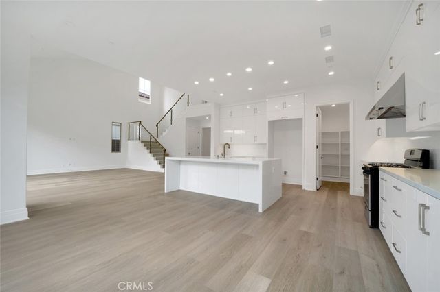 234 Coal Mine, Irvine, CA 92602