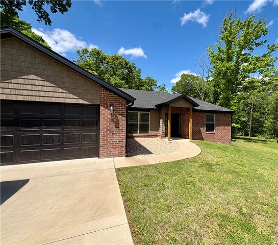 3 Bridle Circle, Bella Vista, AR 72715