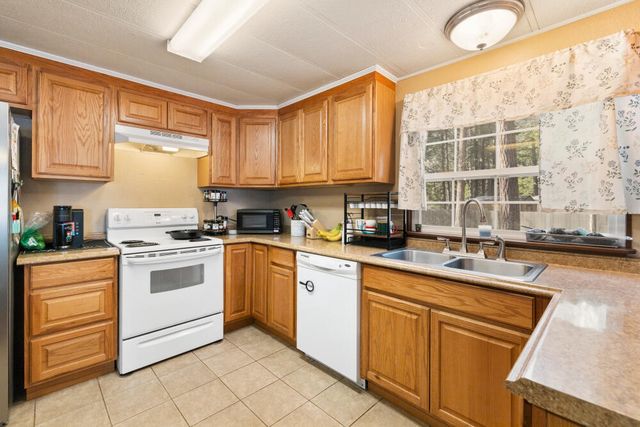 18010 Ponderosa Lane, Klamath Falls, OR 97601