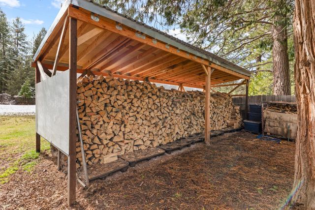 18010 Ponderosa Lane, Klamath Falls, OR 97601