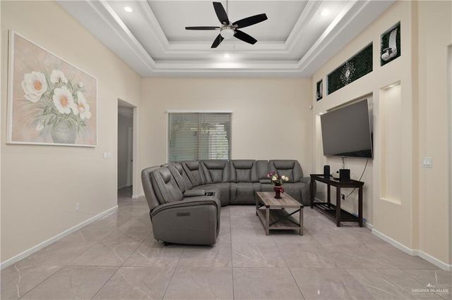1407 W Combes Avenue, Alton, TX 78573
