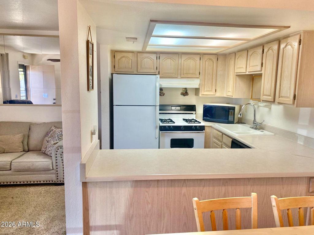 320 E LANCASTER Court, Florence, AZ 85132 — photo 2