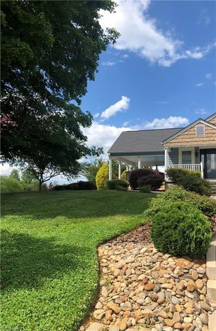 832 Hoover Hill Road, Asheboro, NC 27205