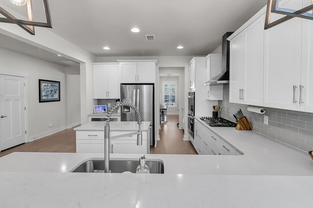 1201 Gannett Road, Mount Pleasant, SC 29464