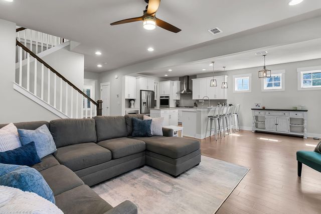 1201 Gannett Road, Mount Pleasant, SC 29464