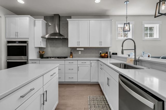 1201 Gannett Road, Mount Pleasant, SC 29464