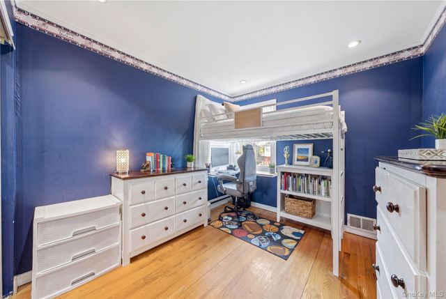 181 Branch Avenue, Freeport, NY 11520