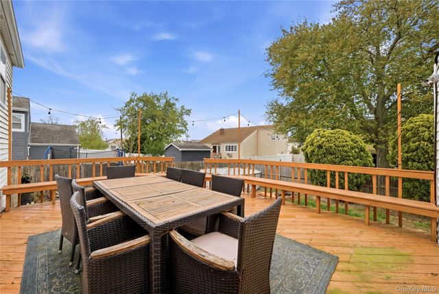 181 Branch Avenue, Freeport, NY 11520
