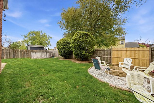 181 Branch Avenue, Freeport, NY 11520