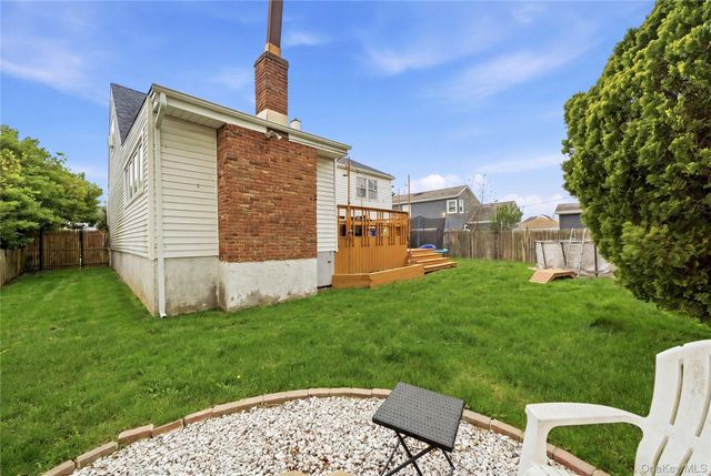 181 Branch Avenue, Freeport, NY 11520