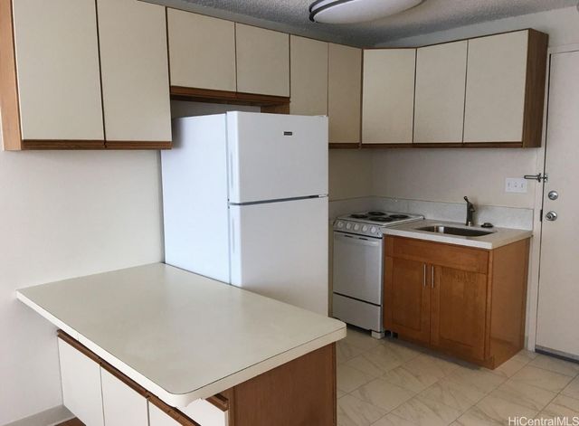 1560 Kanunu Street 403, Honolulu, HI 96814