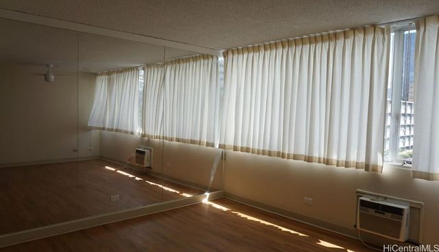 1560 Kanunu Street 403, Honolulu, HI 96814