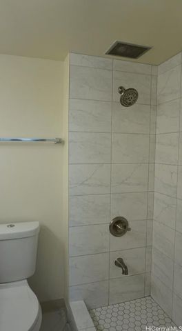 1560 Kanunu Street 403, Honolulu, HI 96814