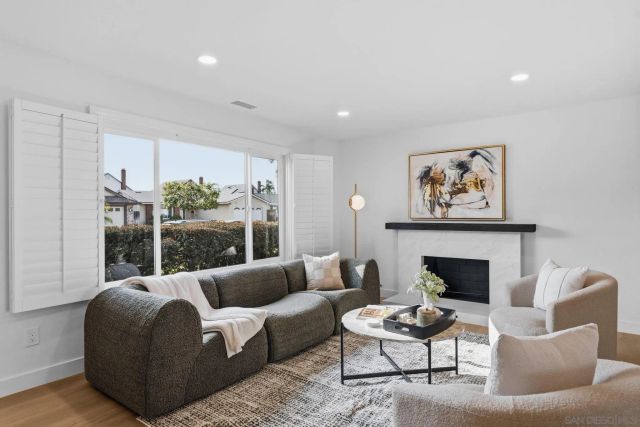 11293 Linares St, San Diego, CA 92129