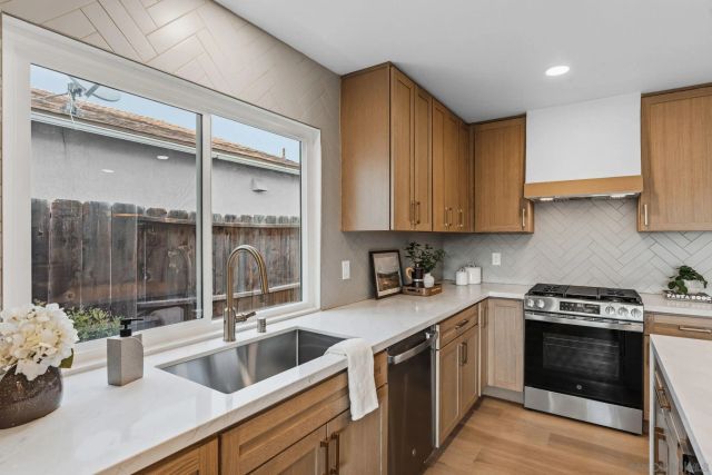 11293 Linares St, San Diego, CA 92129