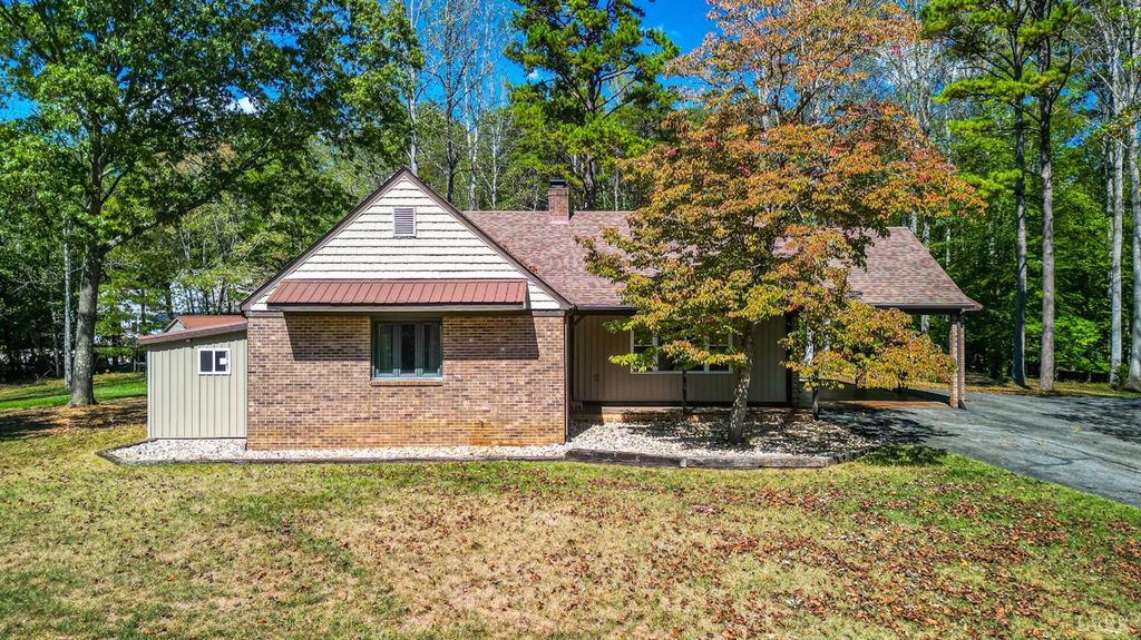 207 Merrywood Drive, Forest, VA 24551