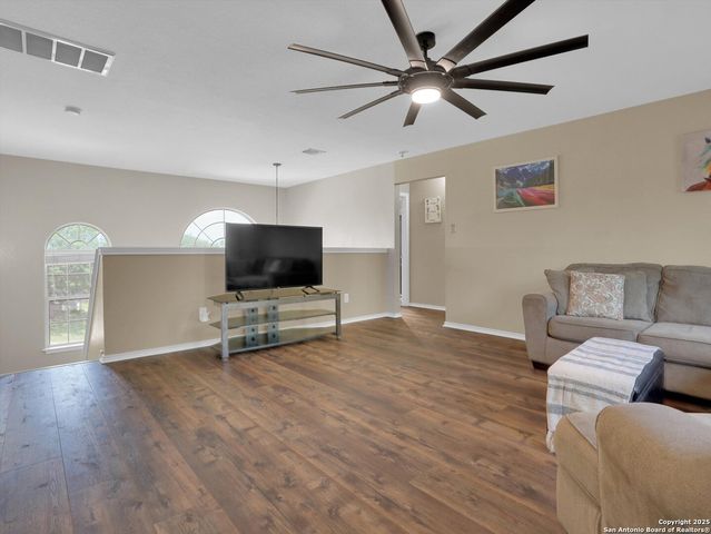 1775 jasons north, New Braunfels, TX 78130