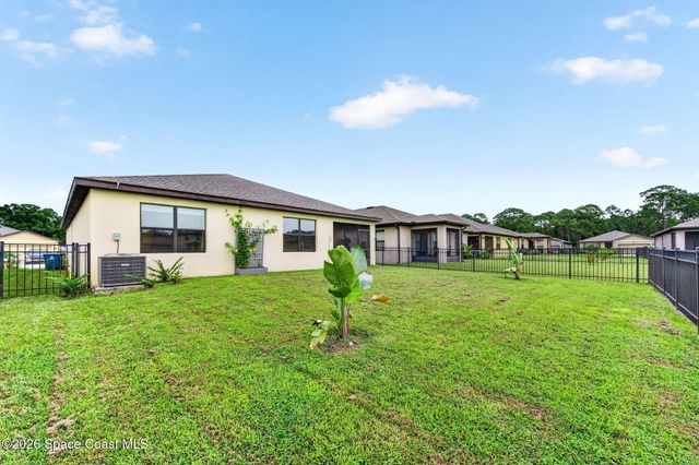 1581 Mineral Loop Drive NW, Palm Bay, FL 32907