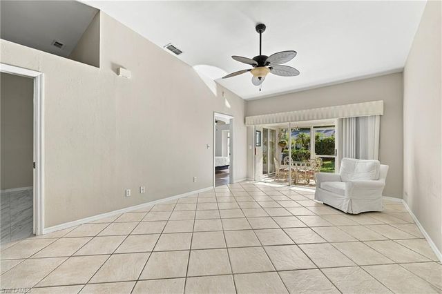 10808 King George LN 2602, Naples, FL 34109
