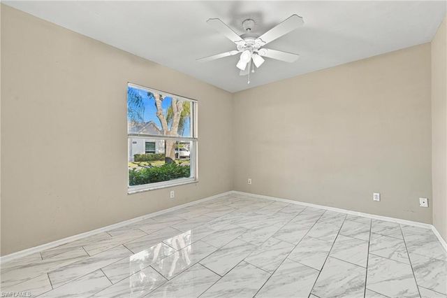 10808 King George LN 2602, Naples, FL 34109