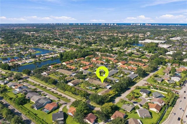 10808 King George LN 2602, Naples, FL 34109