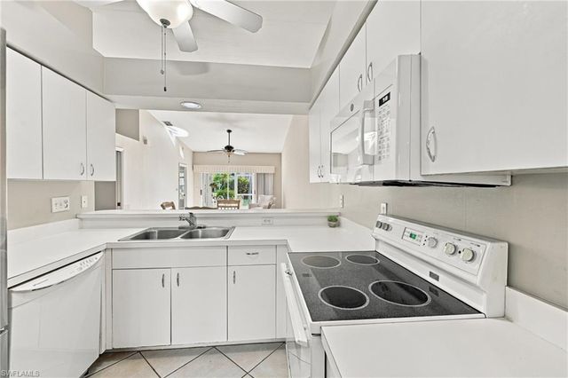 10808 King George LN 2602, Naples, FL 34109