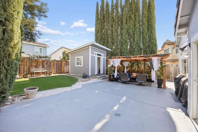 4713 Country Hills Drive, Antioch, CA 94531