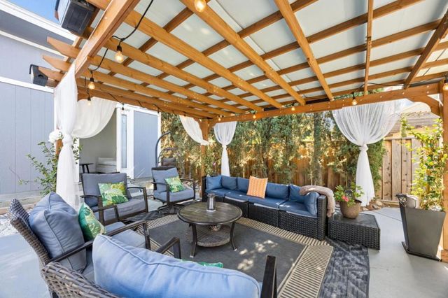4713 Country Hills Drive, Antioch, CA 94531