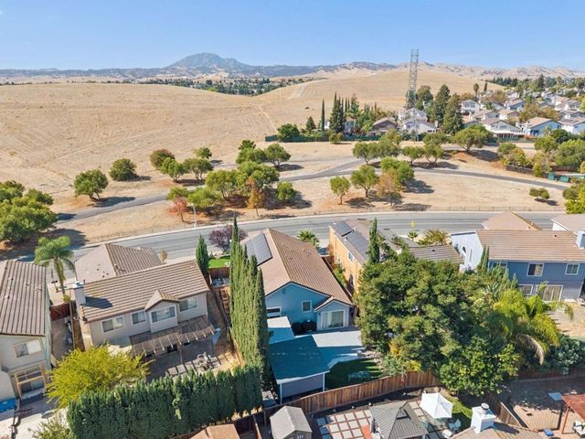 4713 Country Hills Drive, Antioch, CA 94531