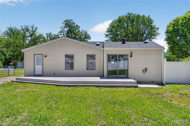 115 Rainbow Drive, Collinsville, IL 62234