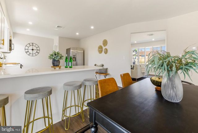 354 MEMORIAL AVE, Gibbstown, NJ 08027