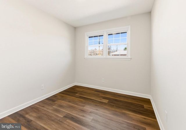 354 MEMORIAL AVE, Gibbstown, NJ 08027