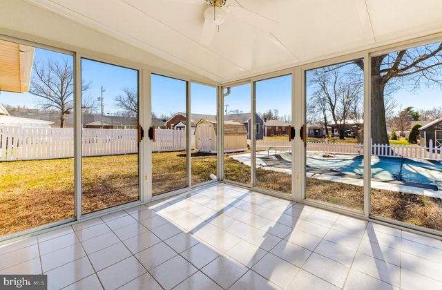 354 MEMORIAL AVE, Gibbstown, NJ 08027