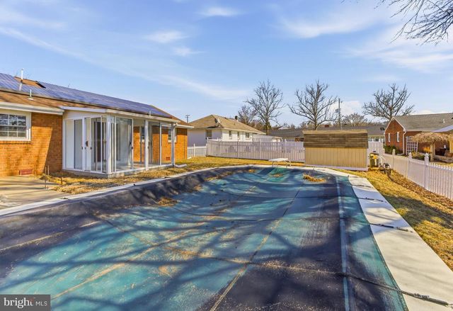 354 MEMORIAL AVE, Gibbstown, NJ 08027