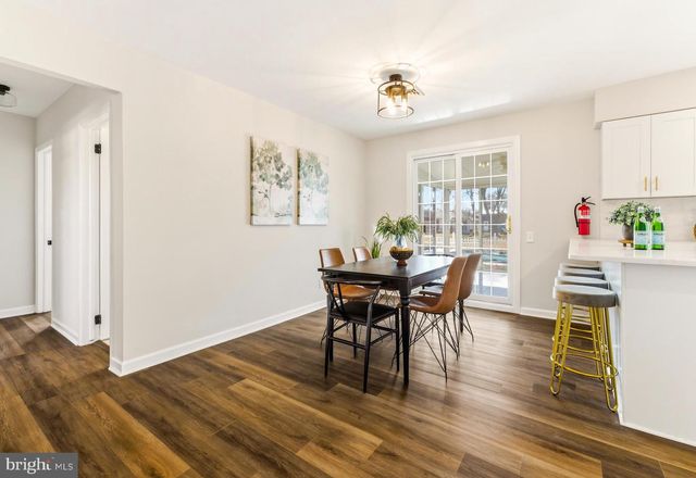 354 MEMORIAL AVE, Gibbstown, NJ 08027