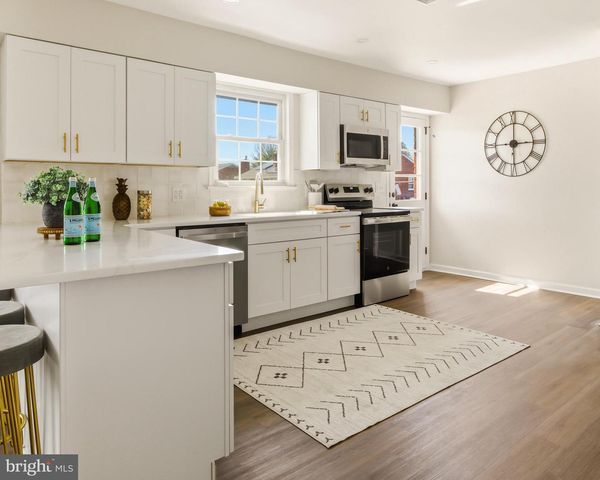 354 MEMORIAL AVE, Gibbstown, NJ 08027