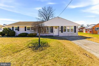 354 MEMORIAL AVE, Gibbstown, NJ 08027