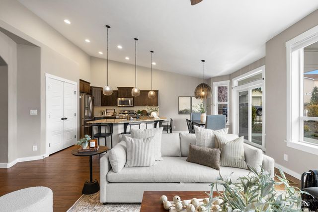 5898 W Galloway St, Boise, ID 83714