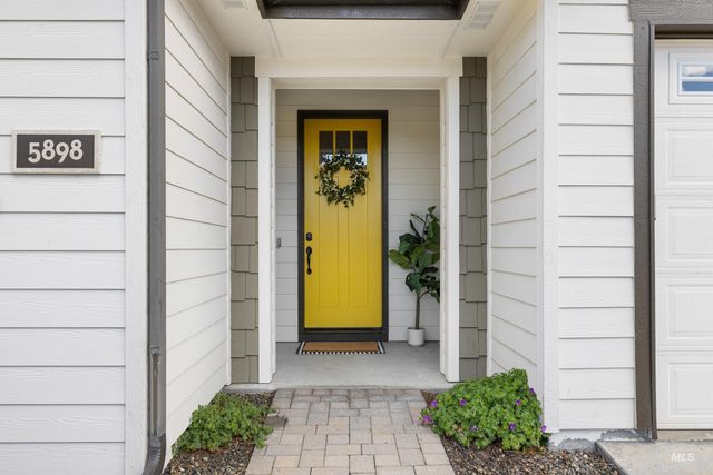 5898 W Galloway St, Boise, ID 83714