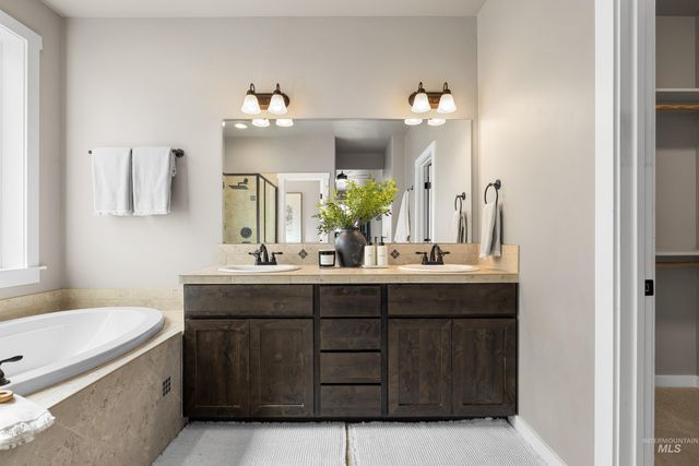 5898 W Galloway St, Boise, ID 83714