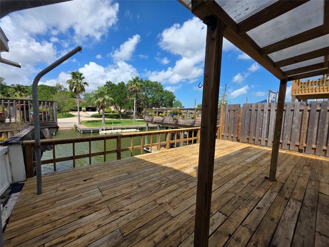 4519 Kingston Harbor Drive, Seabrook, TX 77586