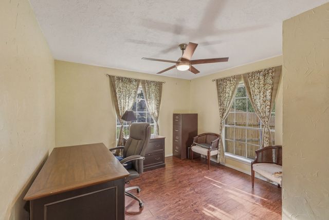 10203 Crestview Drive, Tyler, TX 75707