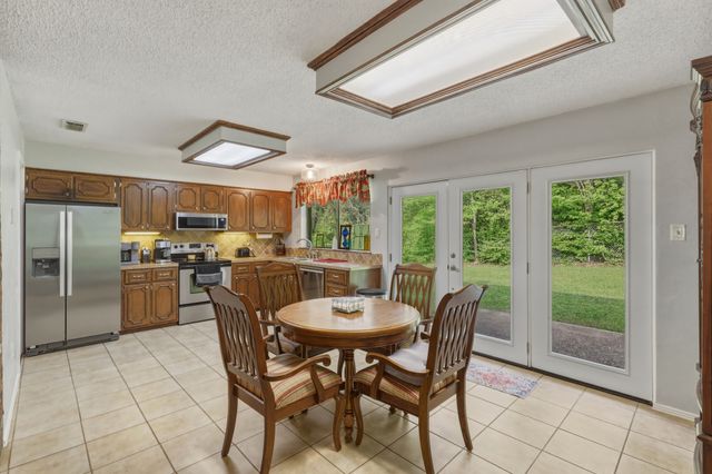 10203 Crestview Drive, Tyler, TX 75707