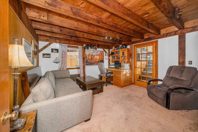 2 Durkin Rd, Salem, MA 01970