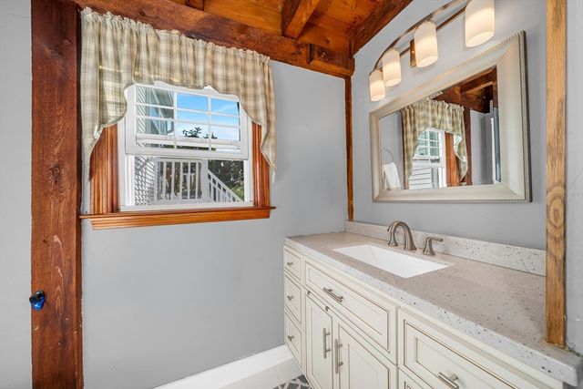 2 Durkin Rd, Salem, MA 01970