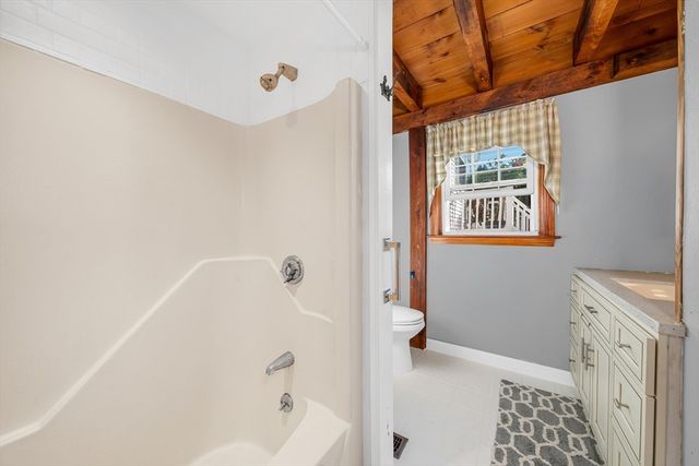 2 Durkin Rd, Salem, MA 01970