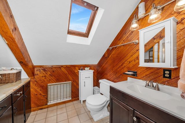2 Durkin Rd, Salem, MA 01970