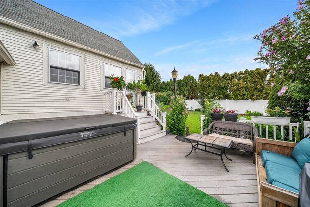 2 Durkin Rd, Salem, MA 01970
