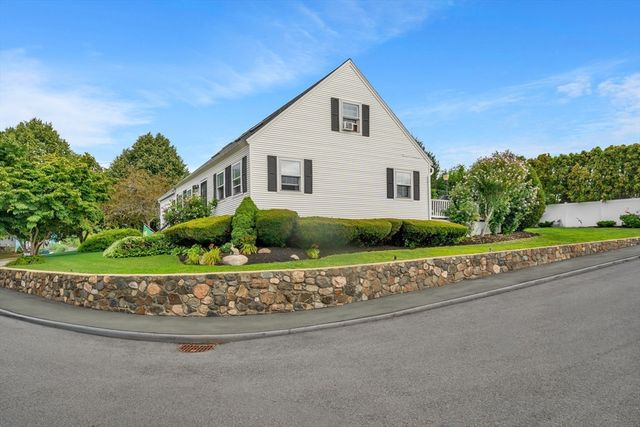 2 Durkin Rd, Salem, MA 01970